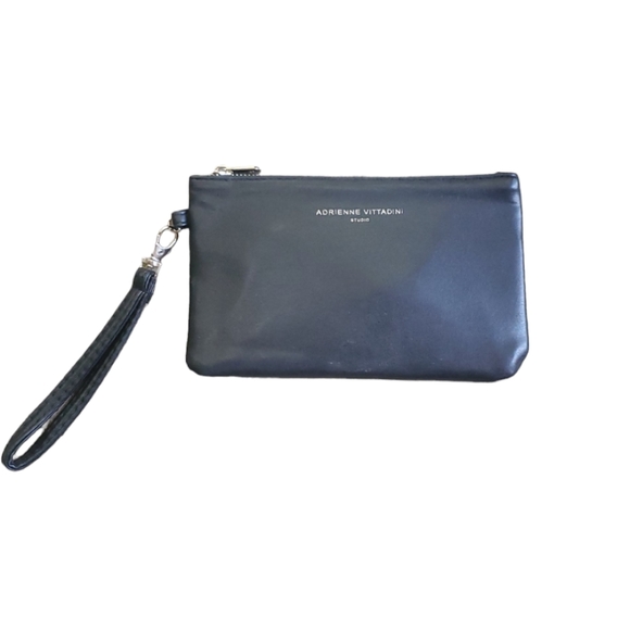 ADRIENNE VITTADINI STUDIO BLACK VEGAN LEATHER CHARGING WRISTLET/WALLET - Picture 1 of 11